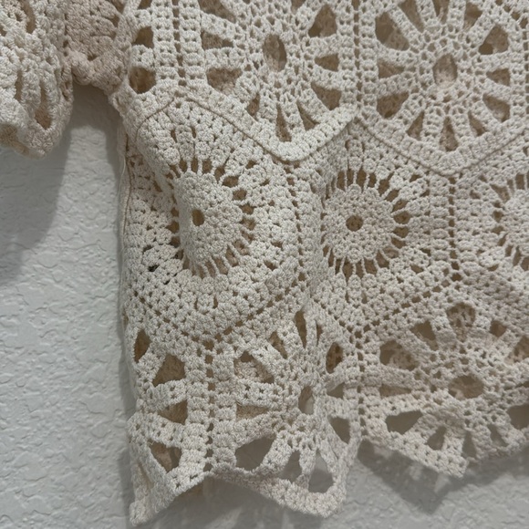 Rebelión Women’s Beige Crochet Knit Top Size M Boho Style New Without Tags - Picture 8 of 10